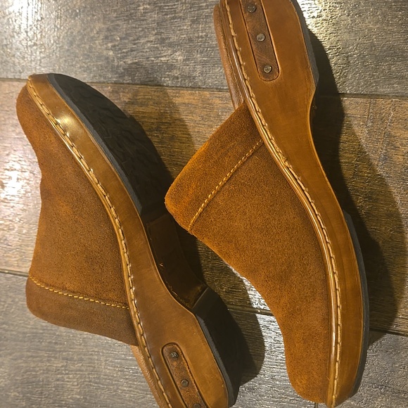 Born Shoes - Born Bandy Leather Clogs